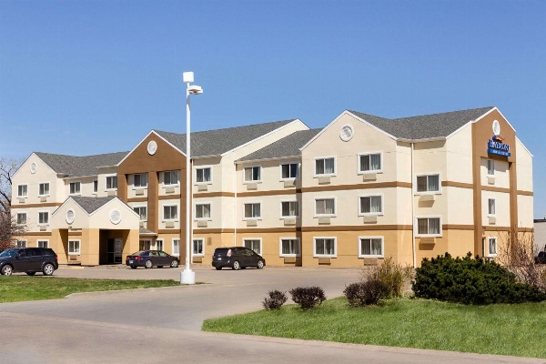 Baymont by Wyndham Salina image 1